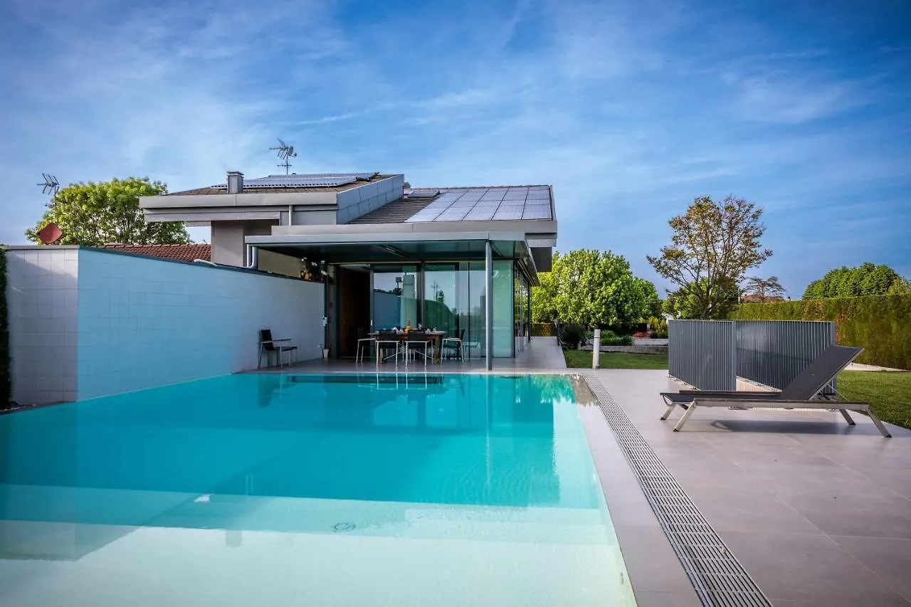 Luxury Villa Rubin With Jacuzzi Pool Gym & Spa Near Venice And Padua Arzergrande